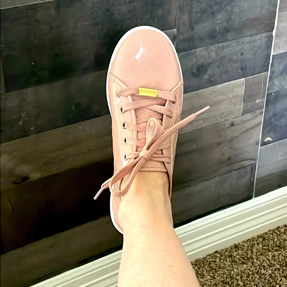 Moleca Brazil shoes. Gorgeous and modern flat sneakers